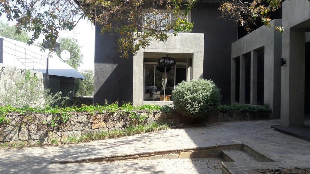 The Village Courtyard Suites & Executive Apartment Windhuk Zewnętrze zdjęcie
